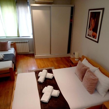 Alex Lux Appartement Belgrado Buitenkant foto