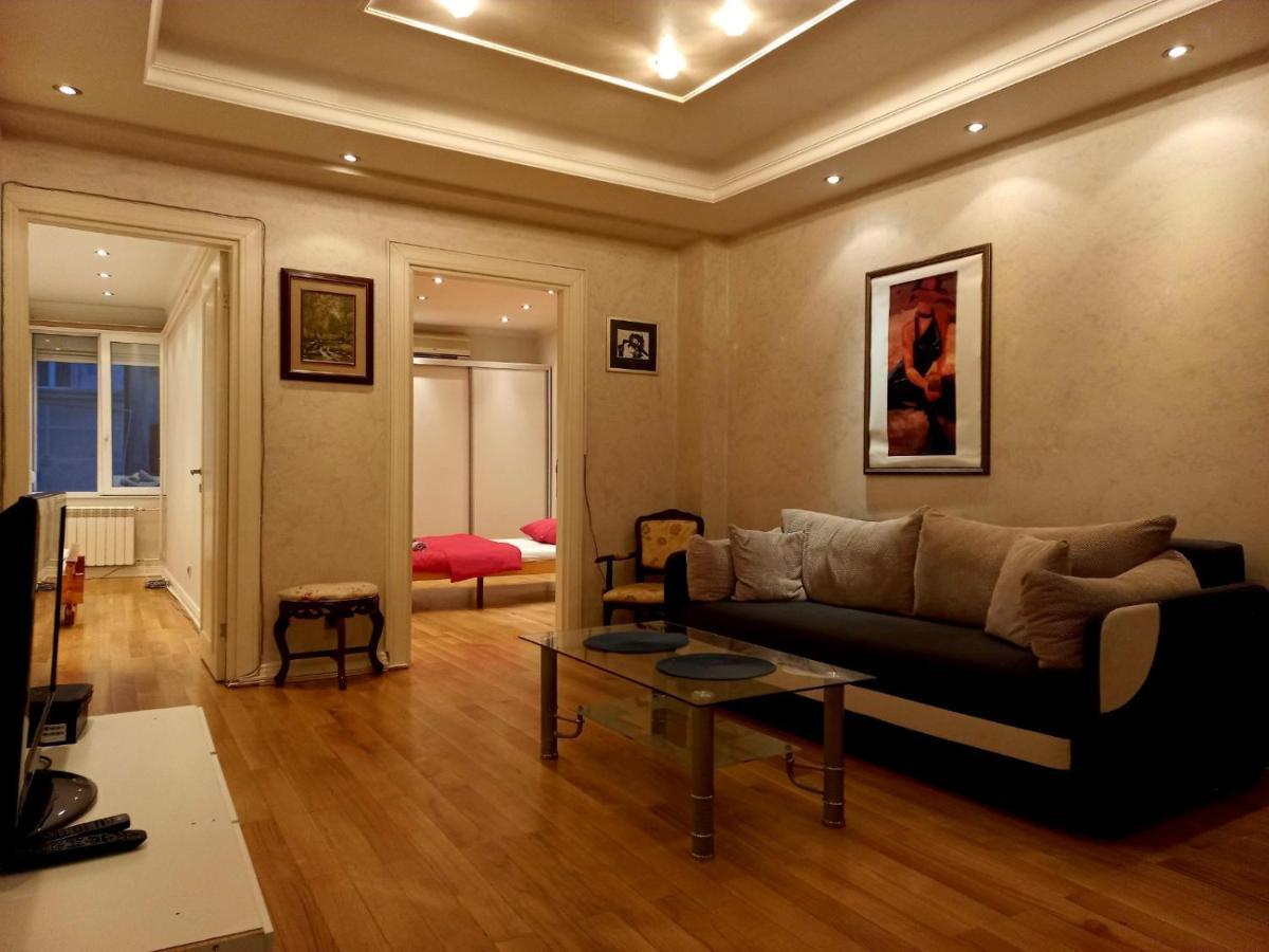 Alex Lux Appartement Belgrado Buitenkant foto