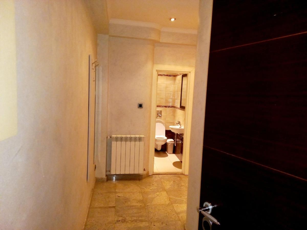 Alex Lux Appartement Belgrado Buitenkant foto