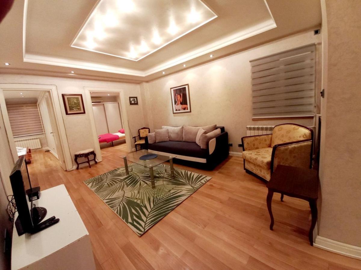 Alex Lux Appartement Belgrado Buitenkant foto