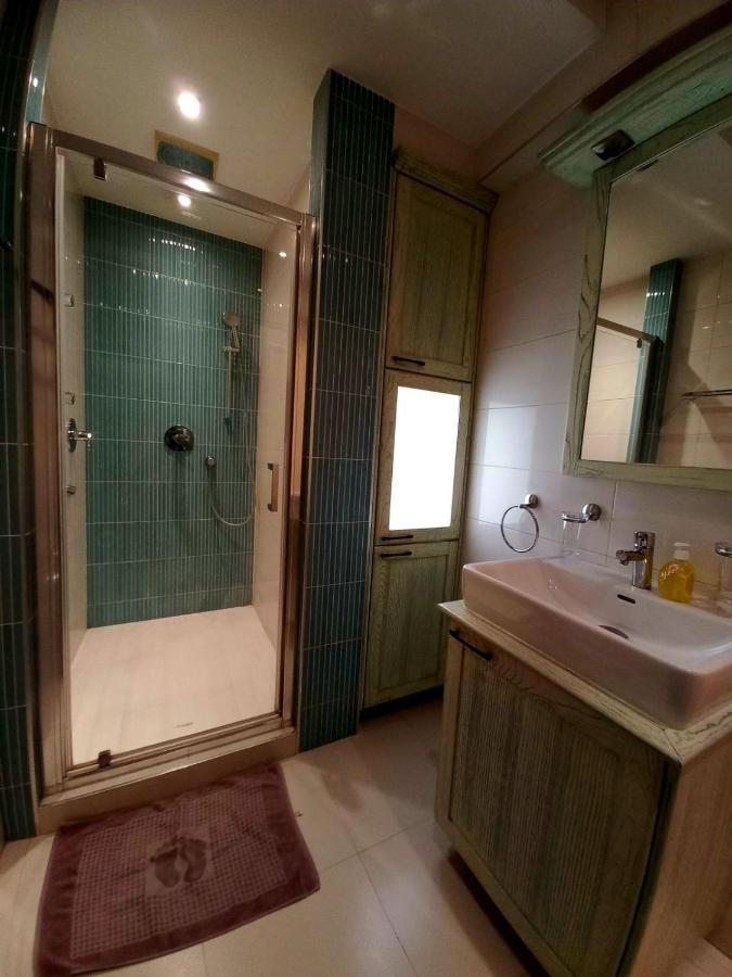 Alex Lux Appartement Belgrado Buitenkant foto