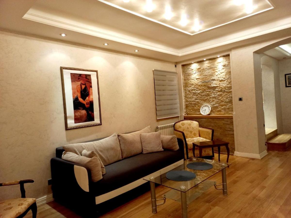 Alex Lux Appartement Belgrado Buitenkant foto