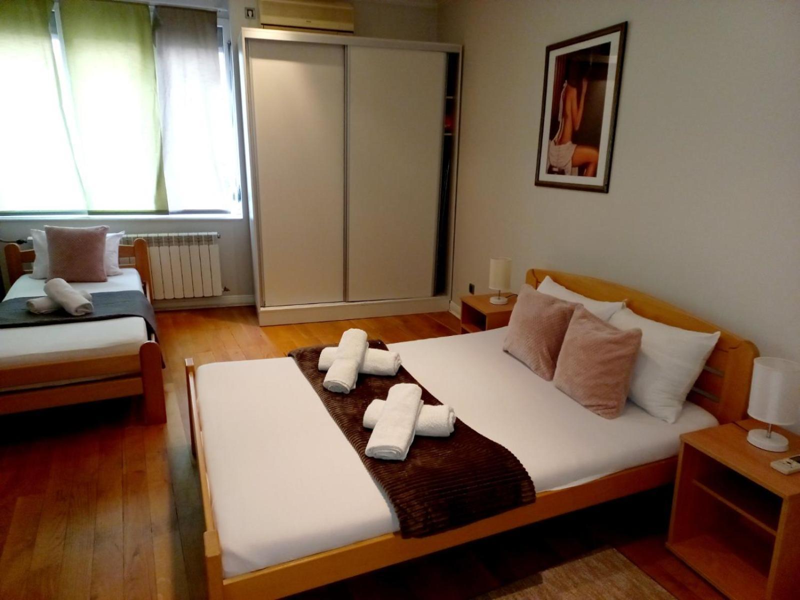 Alex Lux Appartement Belgrado Buitenkant foto