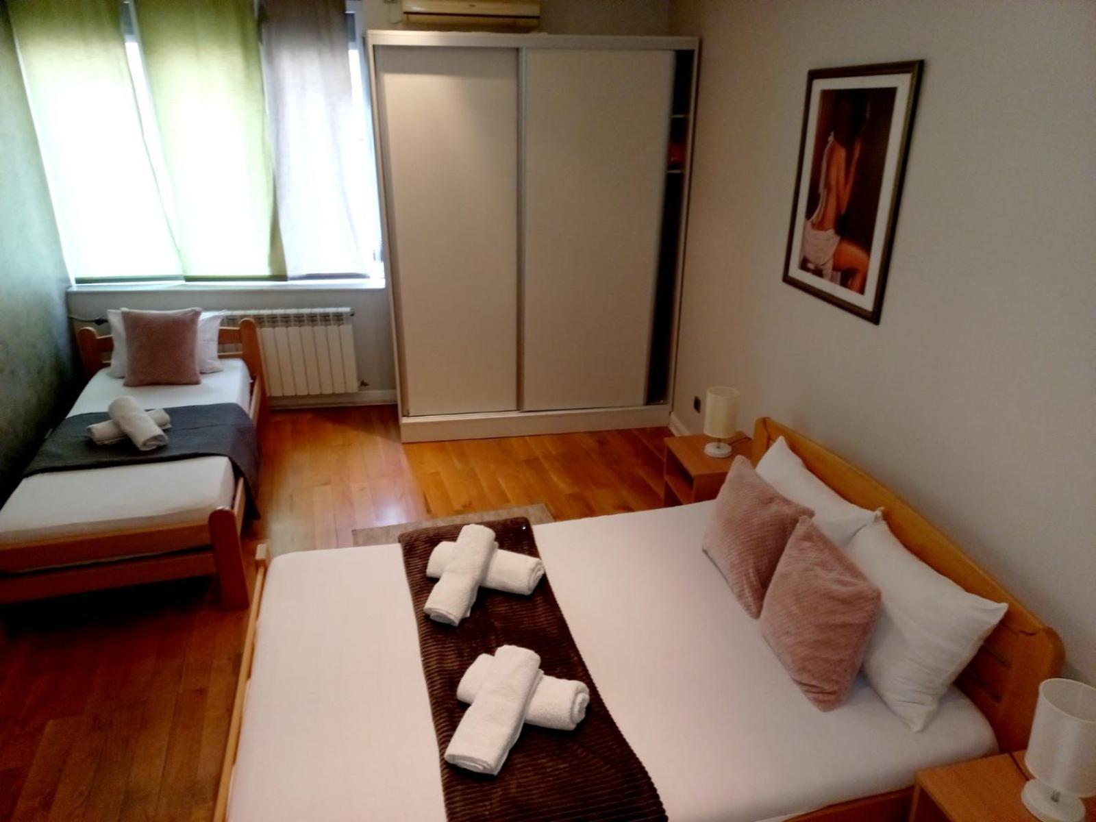 Alex Lux Appartement Belgrado Buitenkant foto