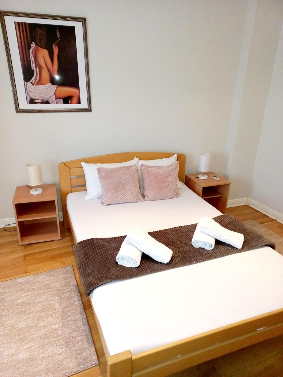 Alex Lux Appartement Belgrado Buitenkant foto
